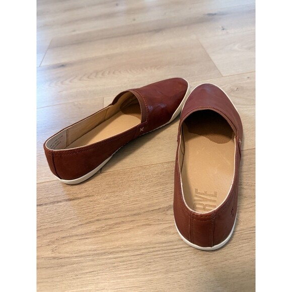 FRYE Melanie Women’s Slip-On Oyster Leather Sneaker Brick Red Flat Ballet Shoe 8 - Picture 7 of 9